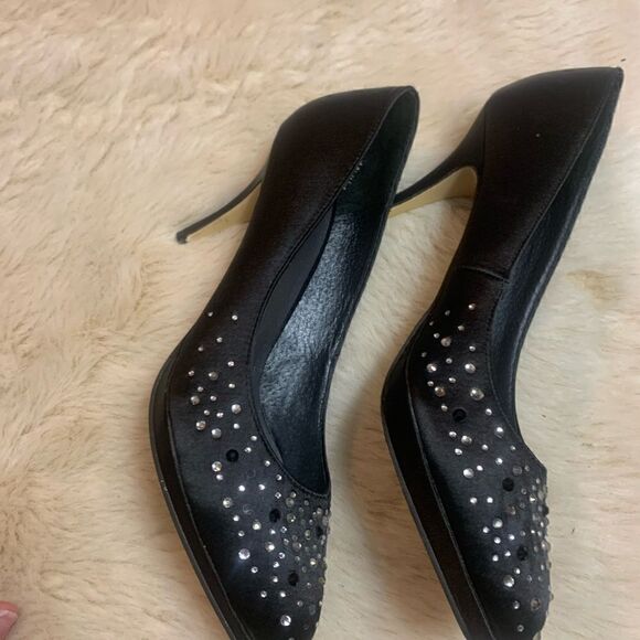 Menbur Black Heels with Rhinestone Toe Details size 8.5 - Picture 9 of 10